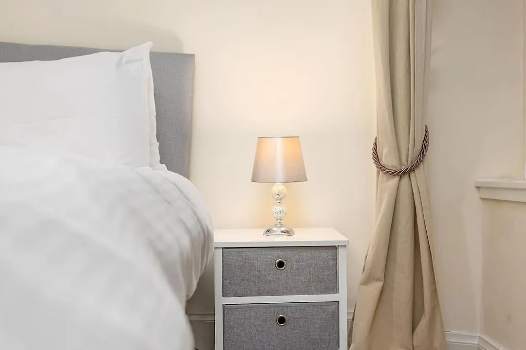 Two Bedroom Apartment-Central Edinburgh-Old Town-Licensed 0*, Edinburgh Egyesült Királyság